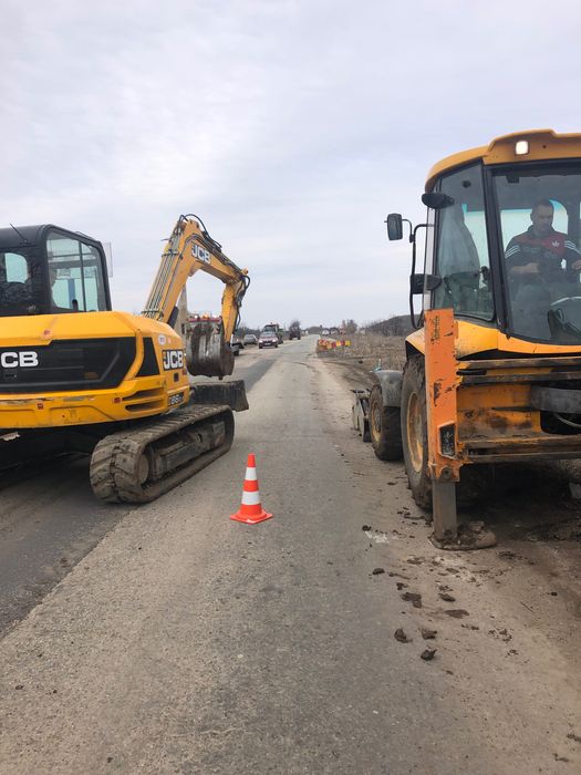 Miniexcavator de inchiriat 9 t