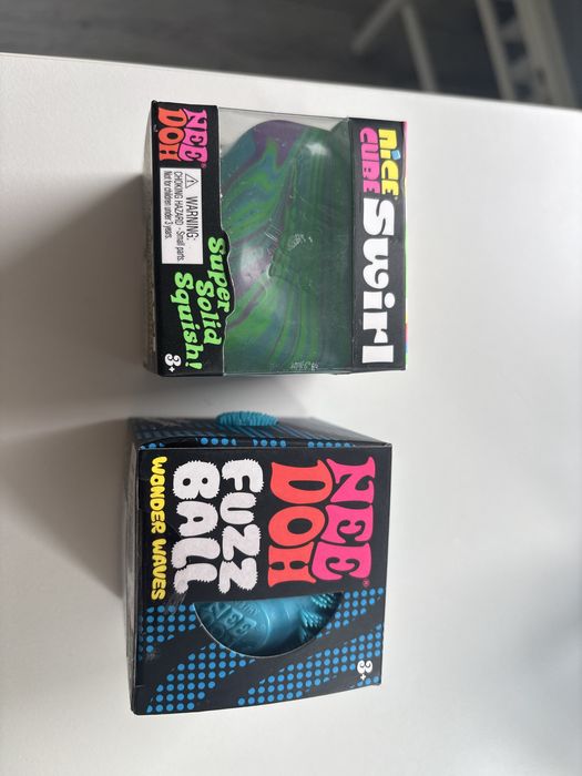 Set NeeDoh fuzzball, cube swirl