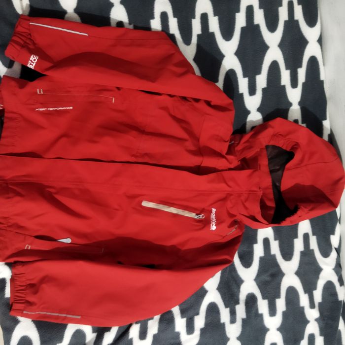 Куртка Regatta без утеплителя в отличном состоянии