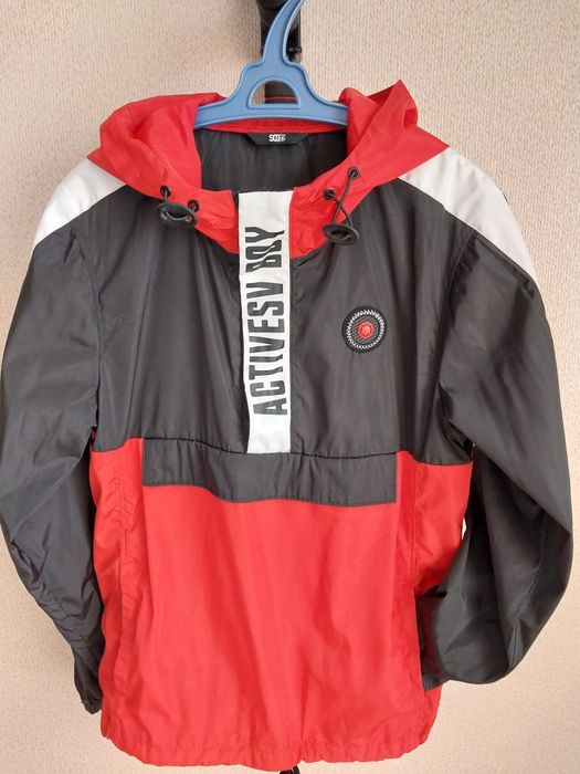 Продам ветровку для мальчика