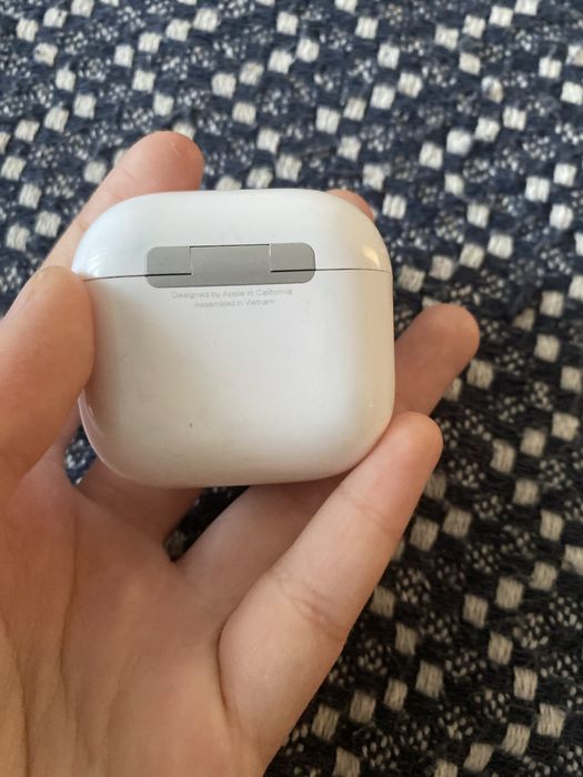 Продам неоригинальные AirPods 4 ANC