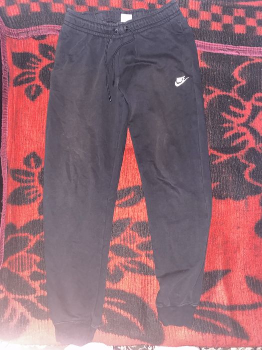 pantaloni nike joggers