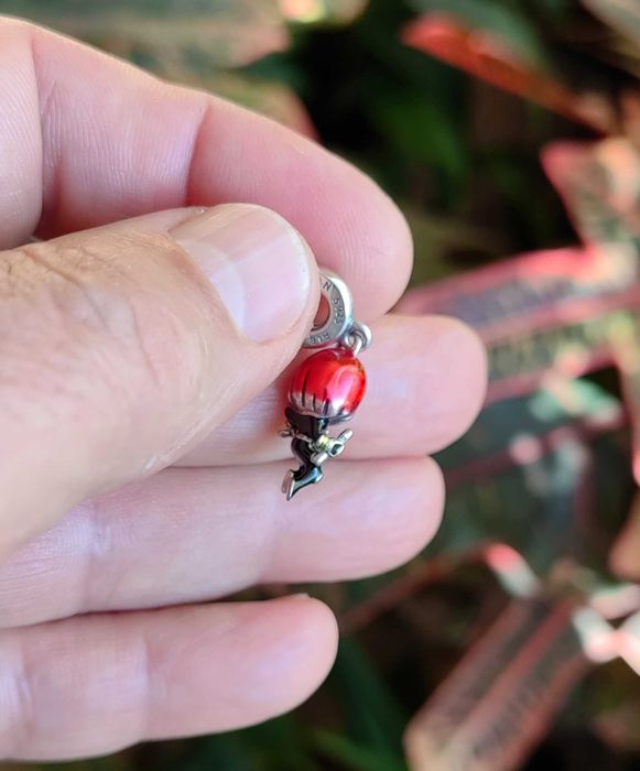 Висулка Черната вдовица на Пандора, Marvel x Pandora Талисман