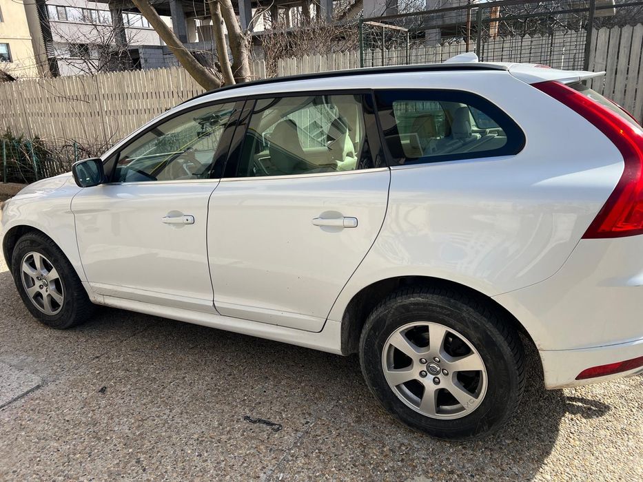 Vând Volvo Xc60 2015