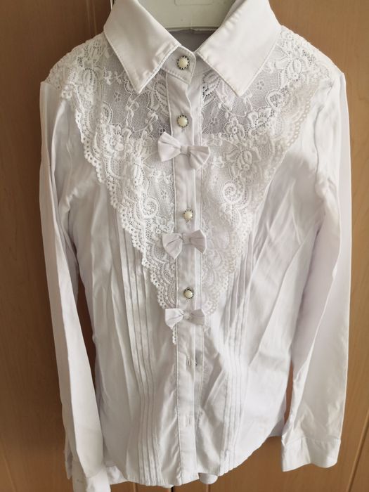 Продам блузки, юбки, сарафан для девочки. Школьная форма.