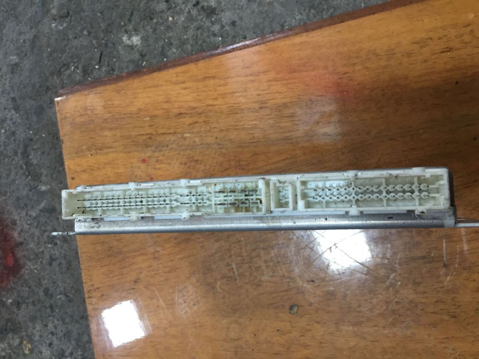 Mercedes w220 s500 модул управление въздушно окачване