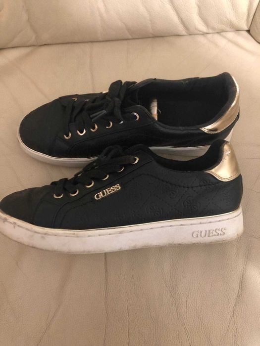 Guess сникърси 30лв