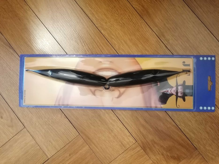 Funny. Mustata uriașă 34 cm lungime. Halloween
