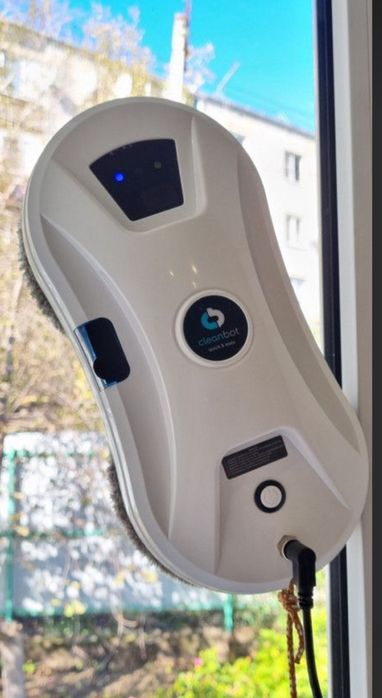 Робот мойщик окон