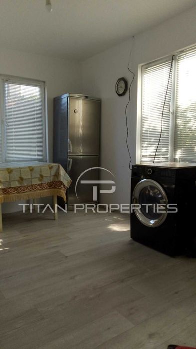 Двуетажна къща в Брацигово