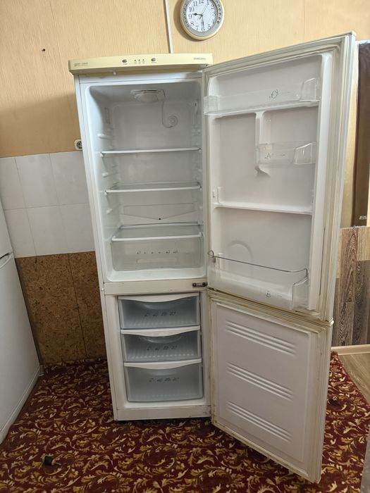 Продам холодильник Samsung