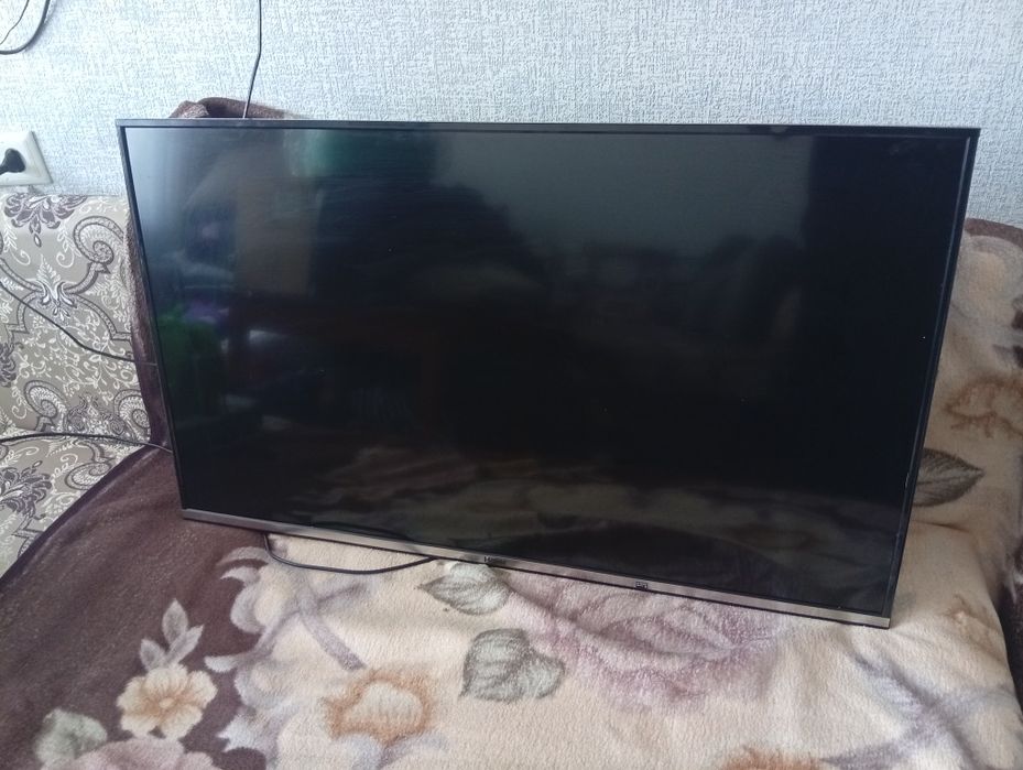 Телевизор 90см б/у
