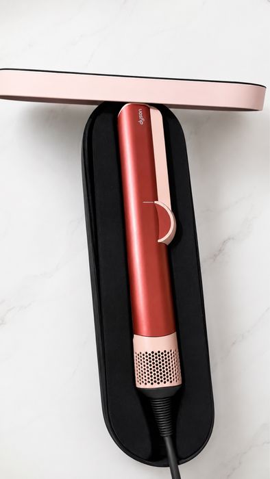 Продам срочно оригинальный Dyson