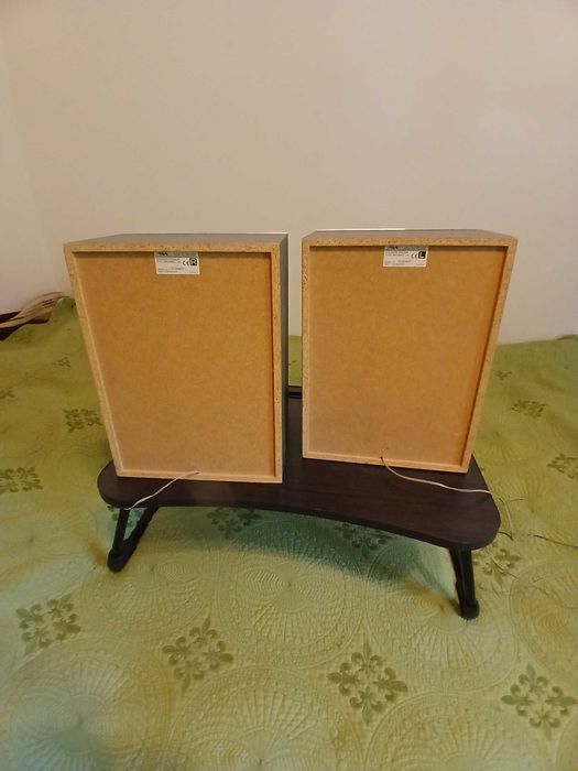 Boxe Aiwa pe 3 cai