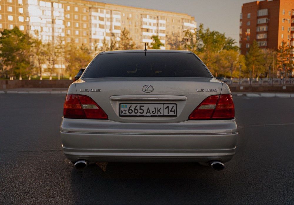 Продам Lexus LS430