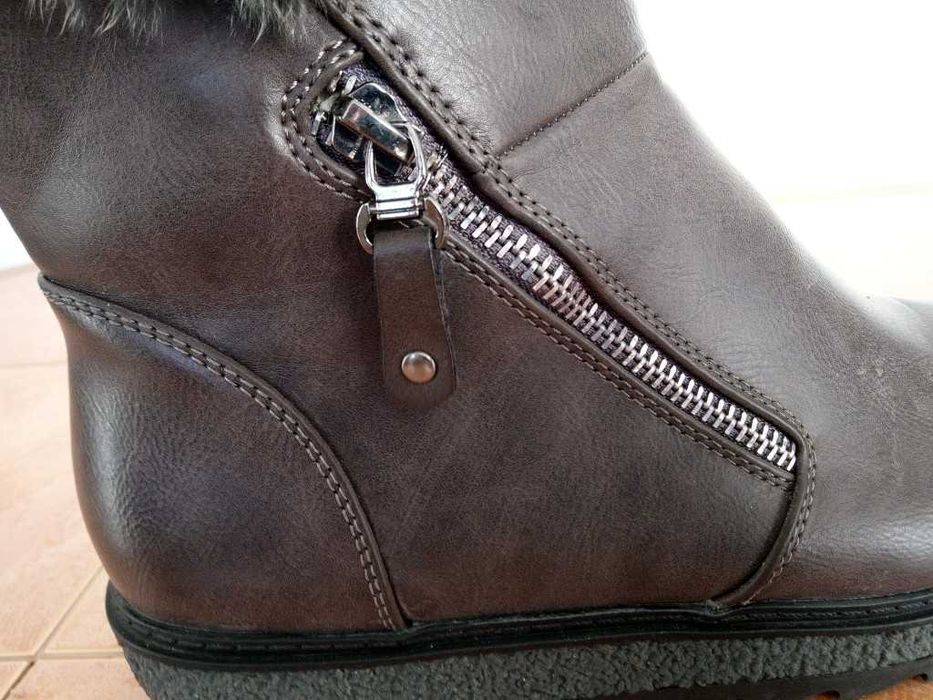 Ghete/Botine damă mărimea 40, îmblănite, stare foarte bună