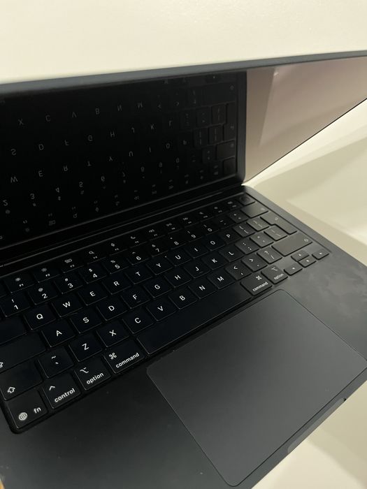 Macbook Air 13.6 M4 Midnight