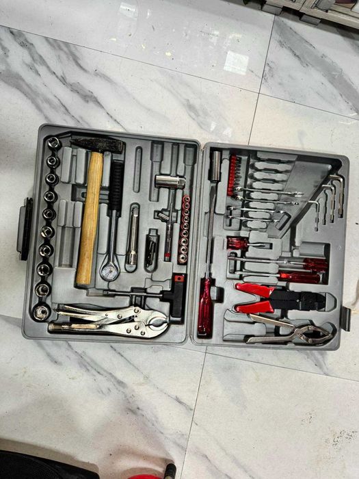 Комплект гедоре с инструменти