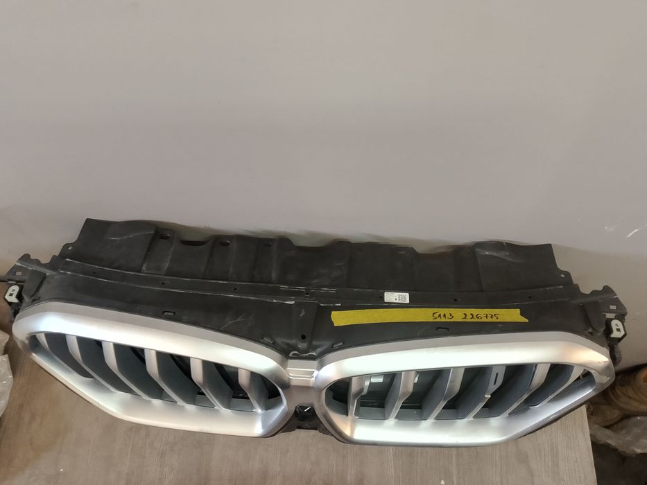 BMW X6 G06 решетка и маска с жалуци