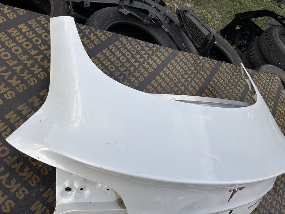 Капак Tesla Model 3