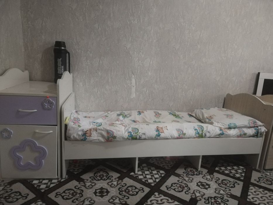 2 та мебель кресло, уголок +2 та стул, 2 та детская кровать