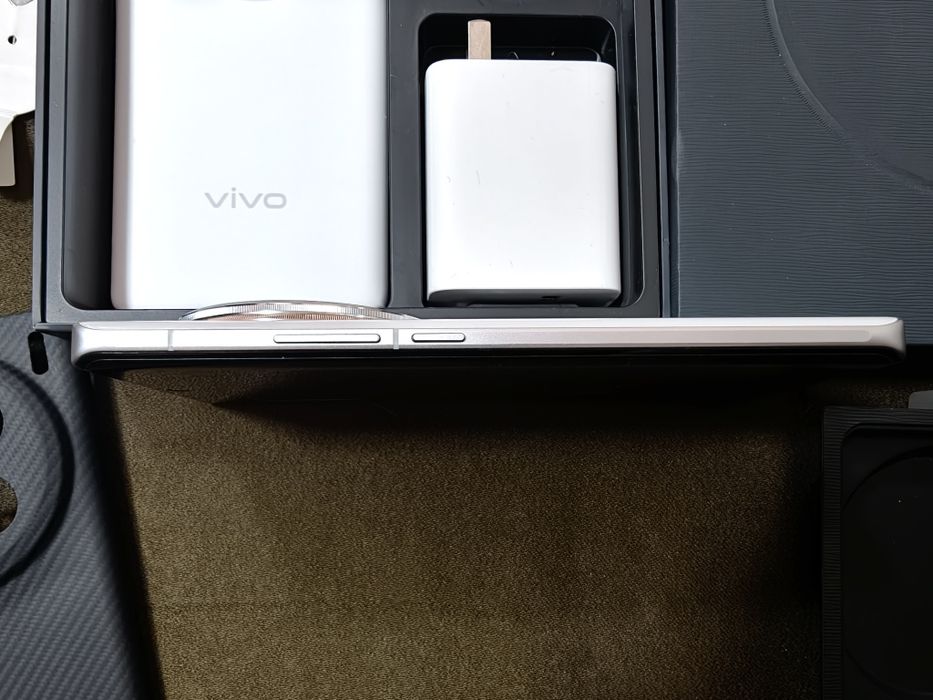 Vivo X100 Ultra 16/1Tb + Photography Kit