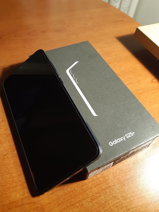 Vând Samsung Galaxy S25 Plus / S25+ 256 gb