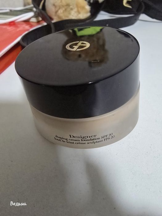 Продам тональный крем  Armani