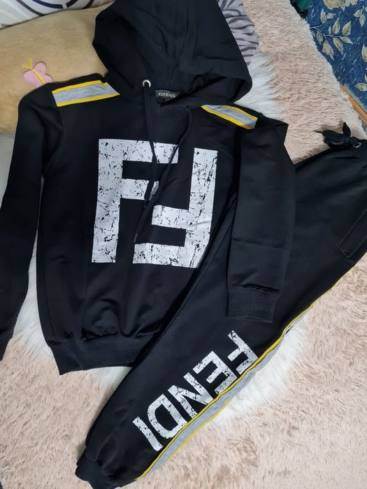 Спортивный костюм на 9-10лет