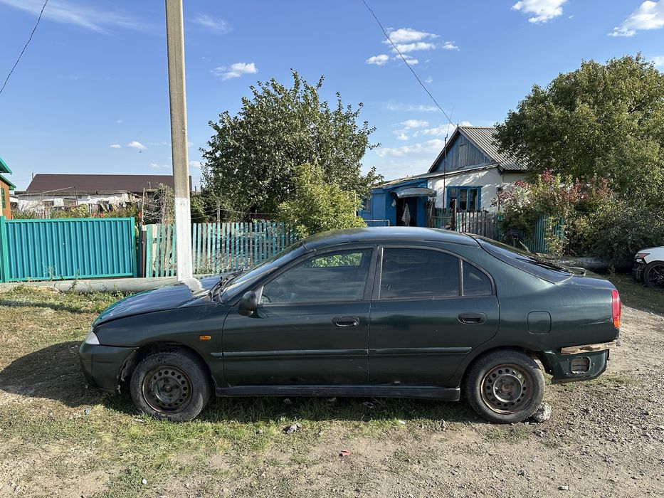 Mitsubishi carisma 1998