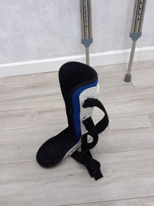 Новые костыли,новый гипс