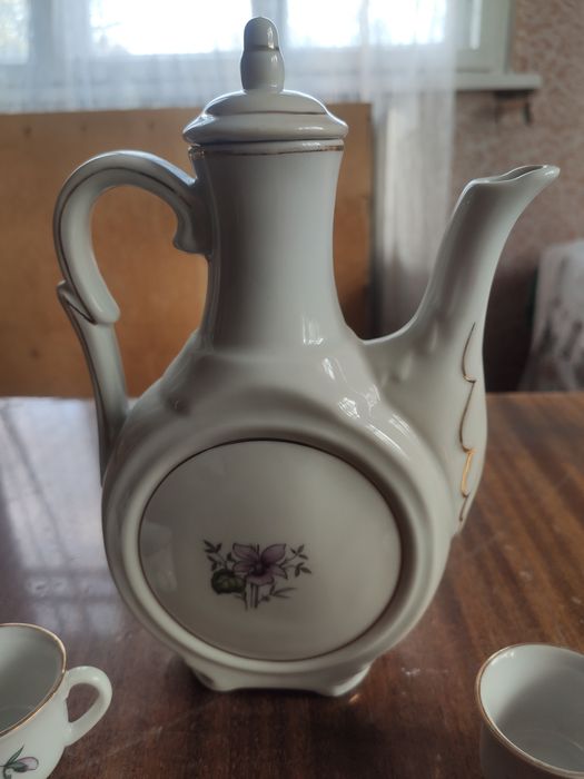 Порцеланов сервиз за греяна ракия