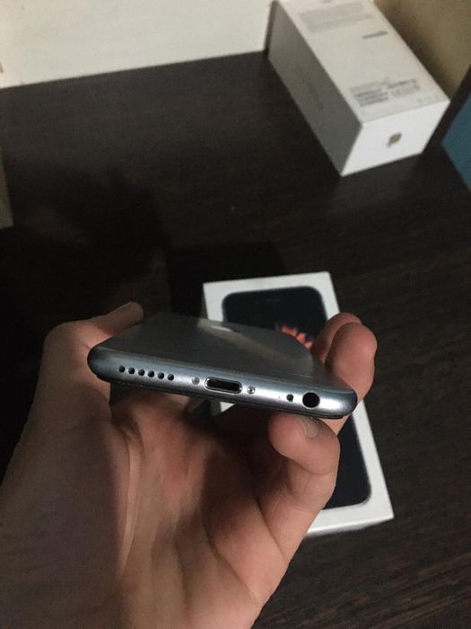 Продам iphone 6s срочно