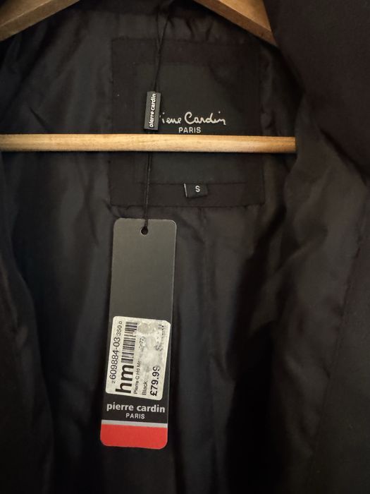 Geacǎ office de la Pierre Cardin