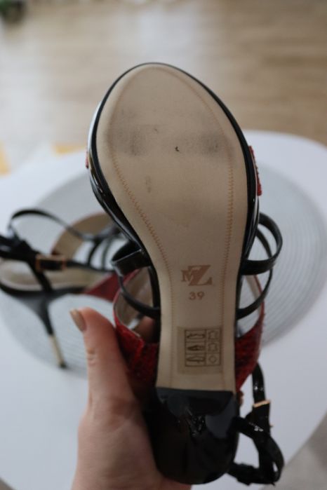 Сандали Massimo Zardi, на висок ток с платформа.