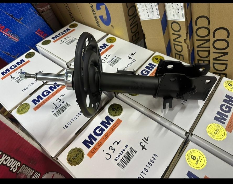 Амортизатор передний задний Niissan Teana J31 J32 L33