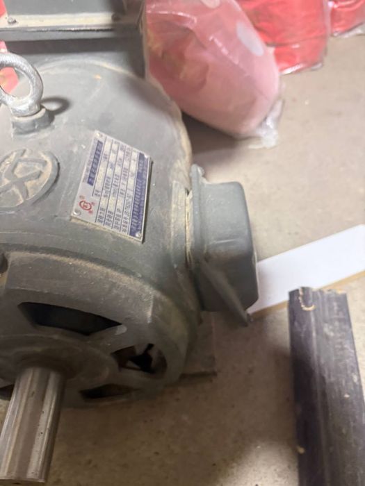 Трёхфазный мотор 380V с вентилятором (новый)