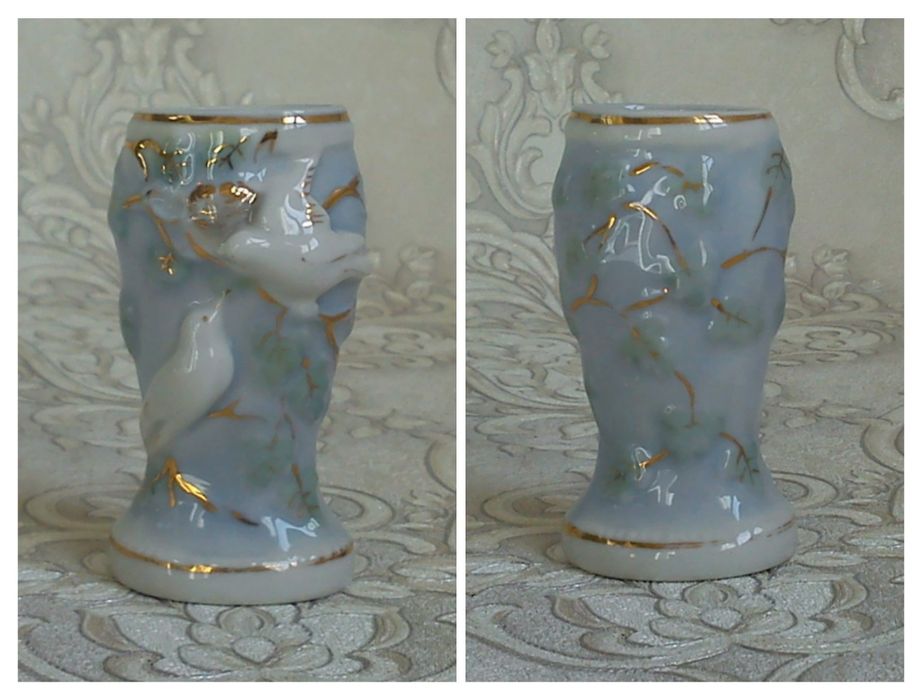 Фарфоровые статуэтки, вазочка и флакон от духов