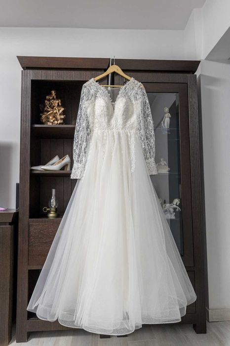 Vand rochie mireasa model unicat