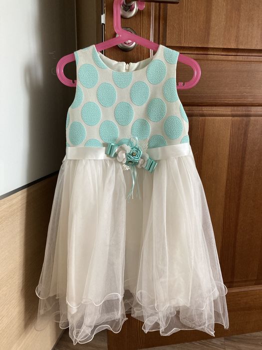 Продам детские платья