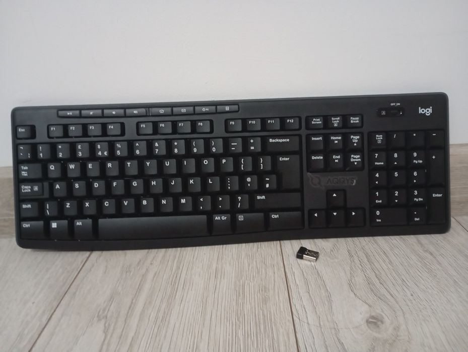Vând tastatura logi