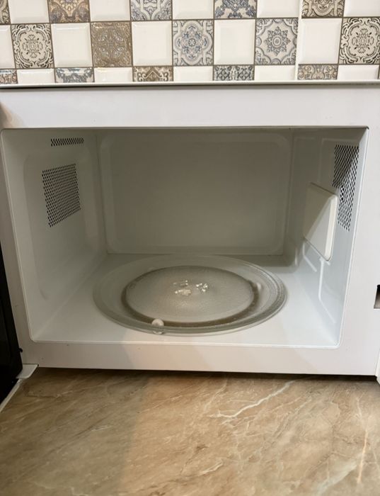 Отдам микроволновку LG