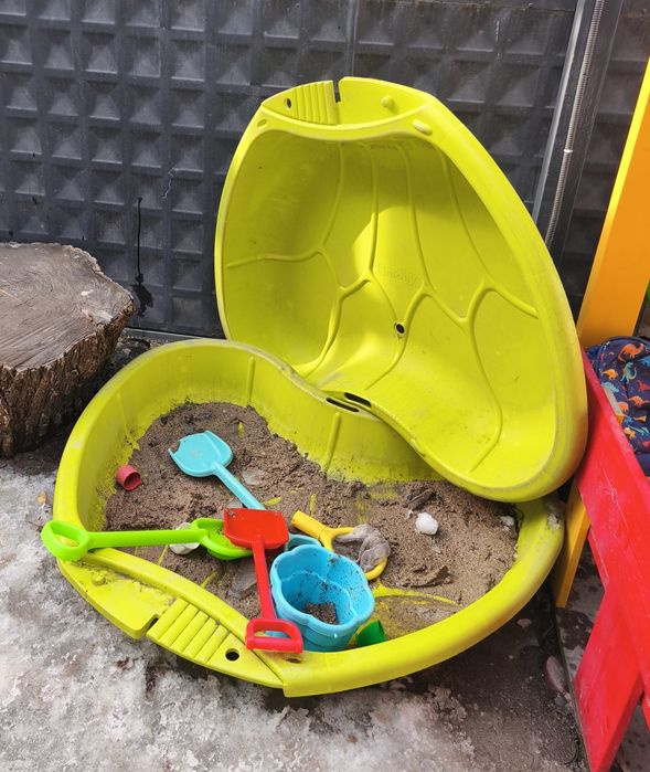 Песочница+два мешка песка