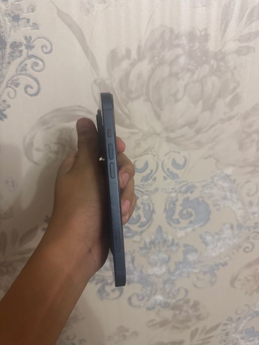 Продам айфон 13 256