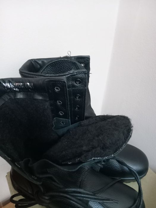 Продам берцы  зимние,летние