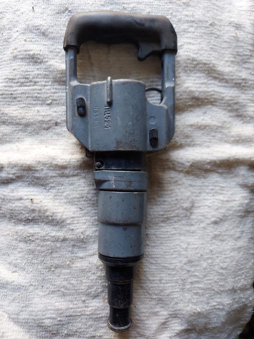 Монтажный пистолет