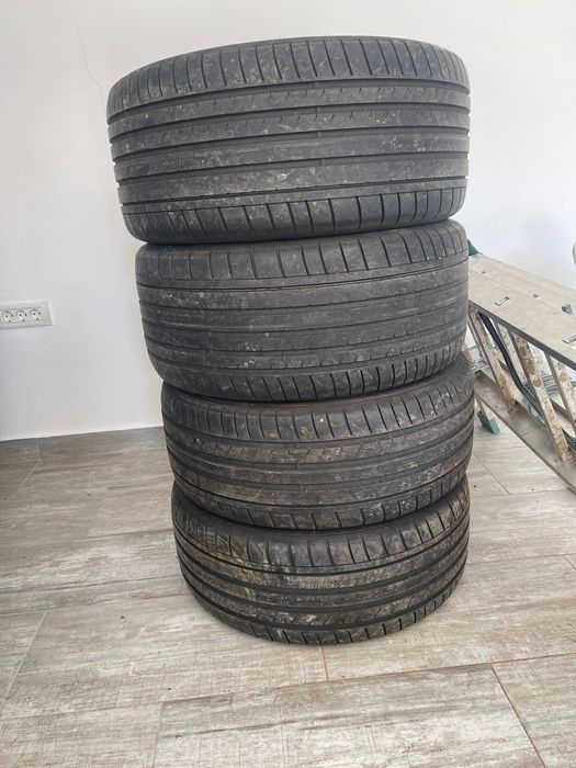 Vând 4 cauciucuri  Dunlop r19, doua dimensiuni 245/45/19 și 275/40/19