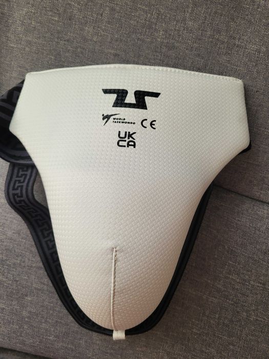 Taekwondo - добок и протектори-нови