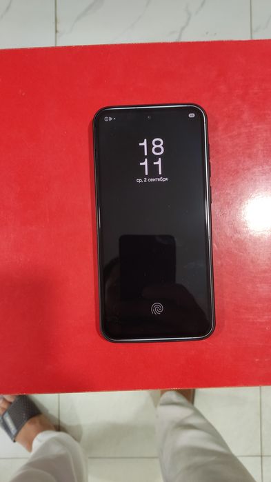 Samsung A 55 holati yangi karobkasi bor xotirasi 8 256 srocniga sotama
