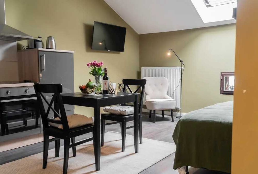 Дава се под наем Двустаен апартамент в Пловдив, Кършияка - 70 кв.м за 345 € - Снимка #1